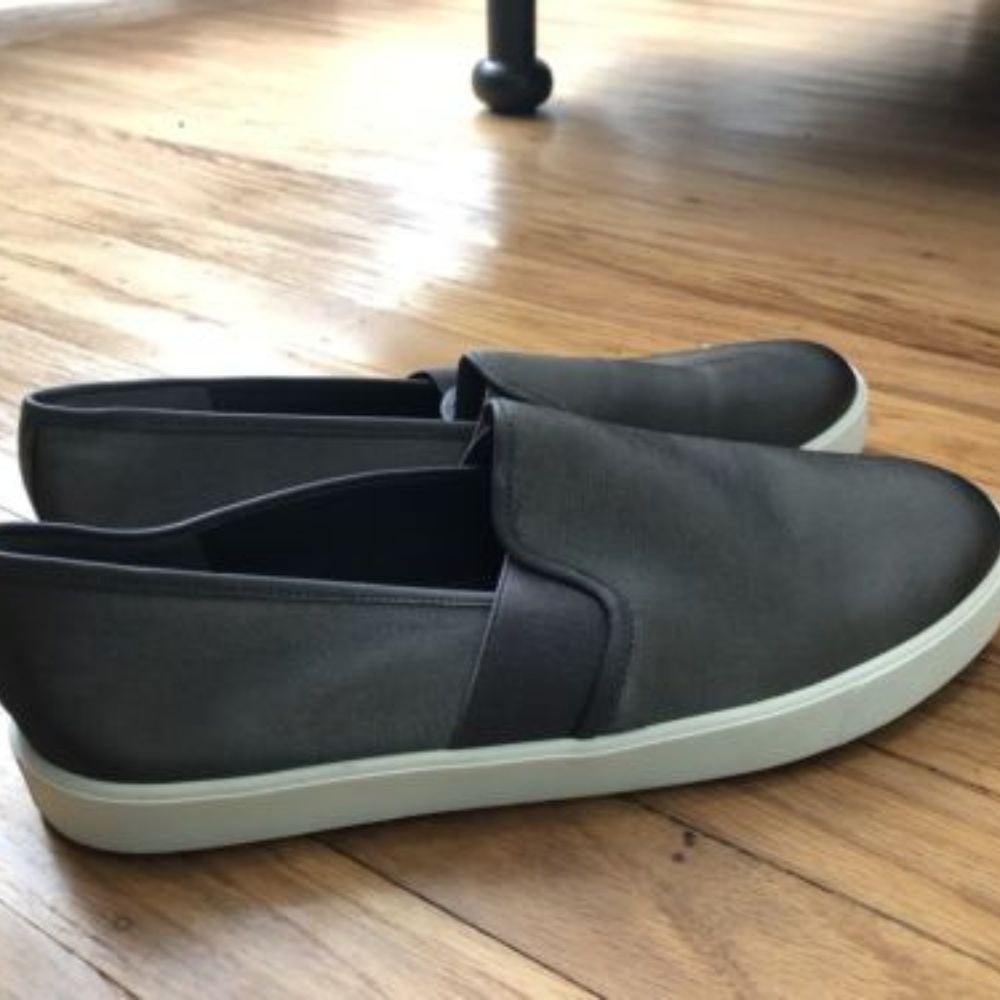 Vince Women's Shoes Slip On Silver Sneakers Good C
